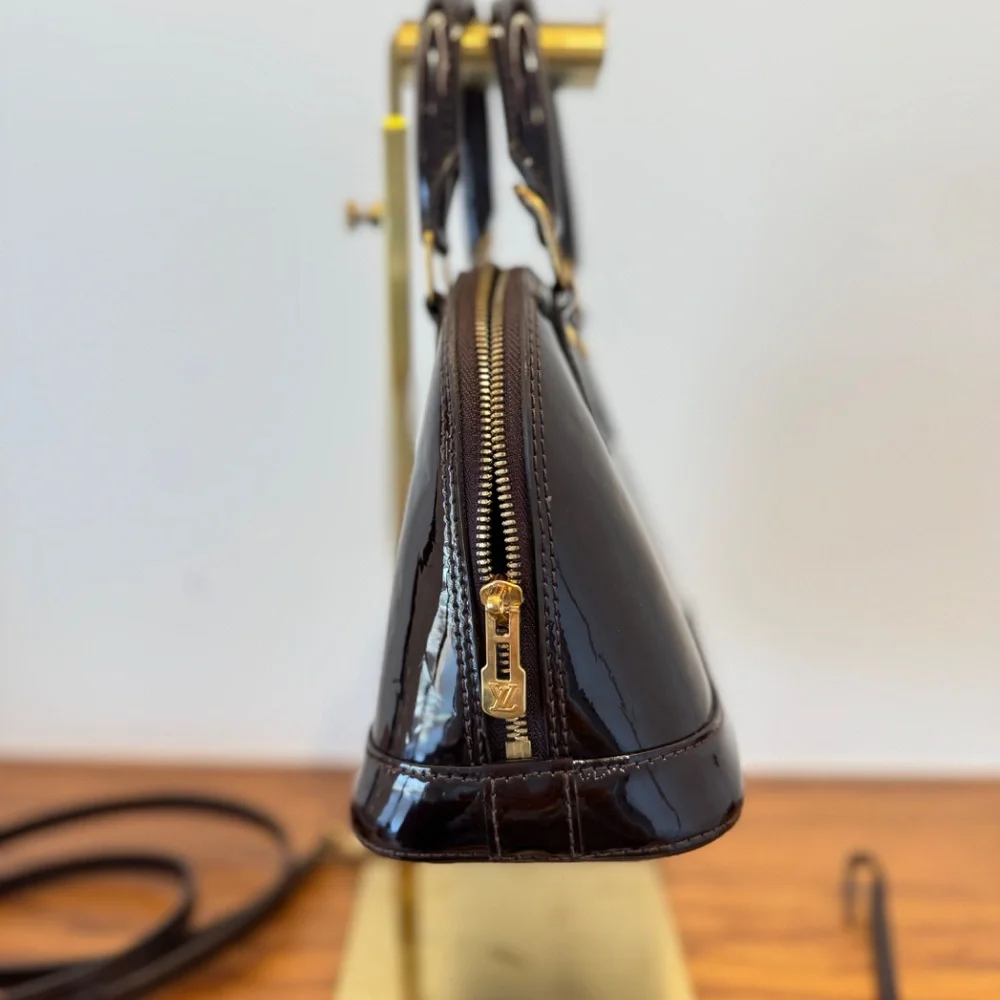 Louis Vuitton Vernis Alma BB In Amarante - Picture 7 of 10